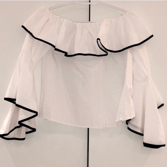 BRAND NEW Zara White Flowy Top - Picture 1 of 2